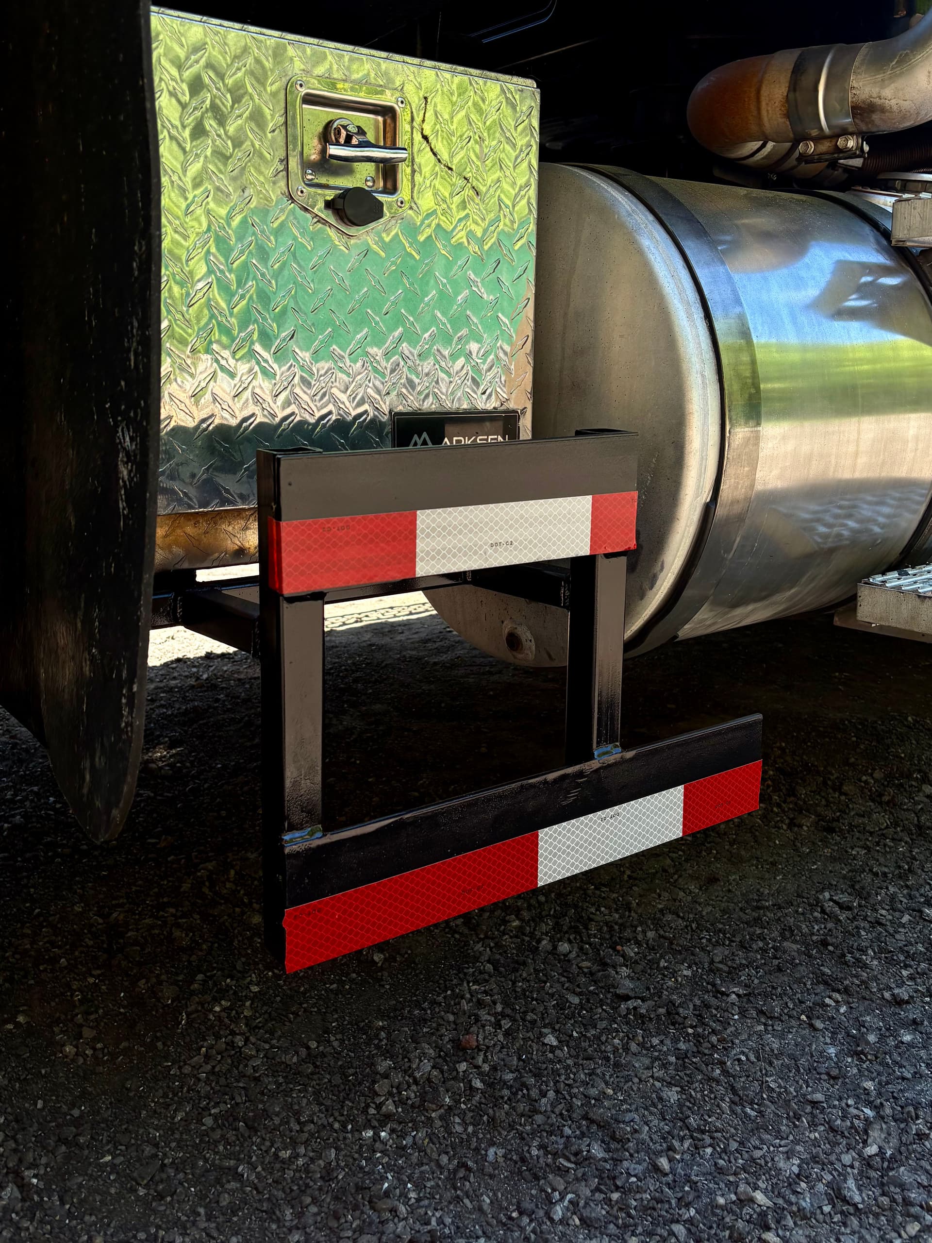 Gallery photos for Custom Lateral Protective Devices Fabricated for Salvadore Trucking: Image #2